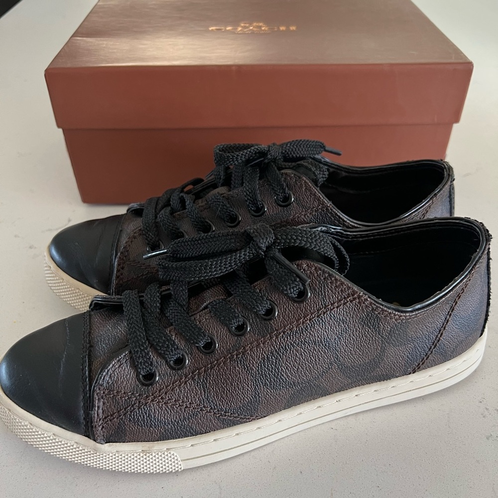 Coach “parkway” logo sneakers size 7